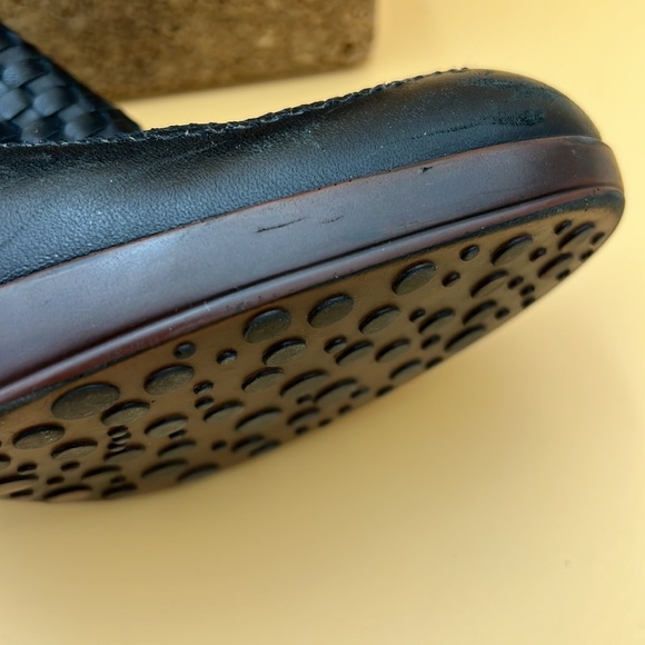UGG | Leather Clogs - Picture 10 of 12